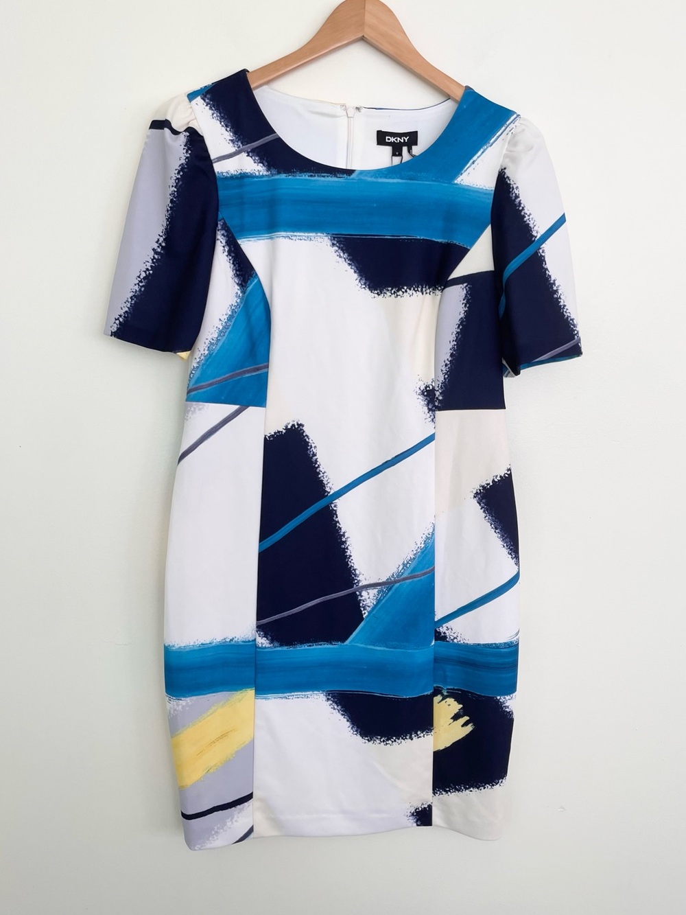 NWT DKNY Shift Dress in Abstract Print Sz 12 Short Sleeve Modest Crew Neck Blue